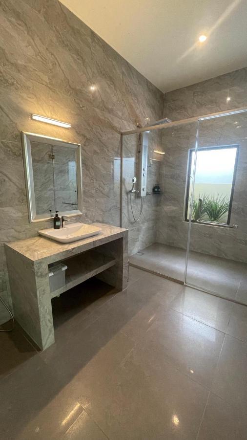 Charis Pool Villa 2 - 3 Bedroom With Private Pool Bentong Exterior photo